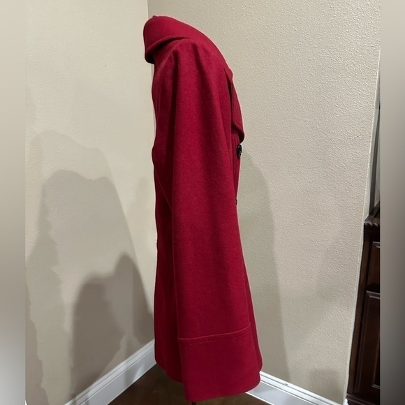 Women’s Anne Klein Burgundy Wool Blend Coat With Black Buttons, EUC! - Picture 4 of 8